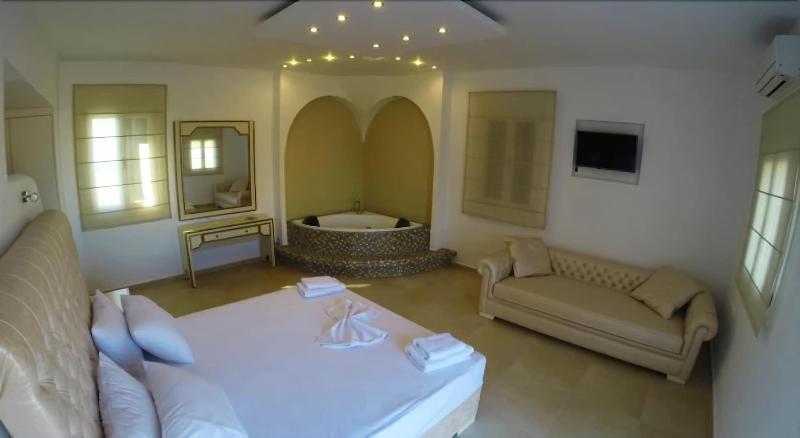 Queen Boutique Suites Mykonos Town Luaran gambar